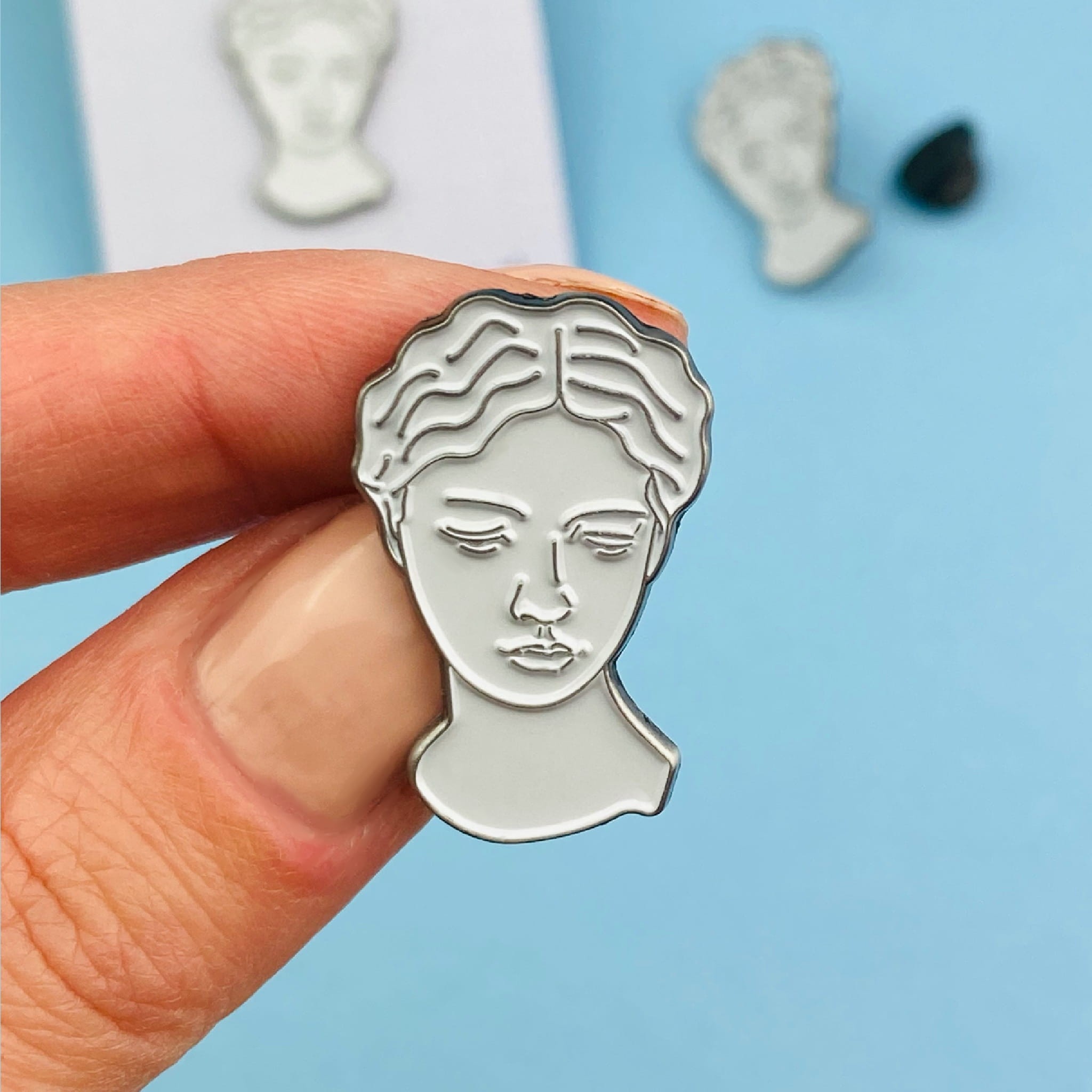 Pin Antyczne Popiersie | Paw Generation