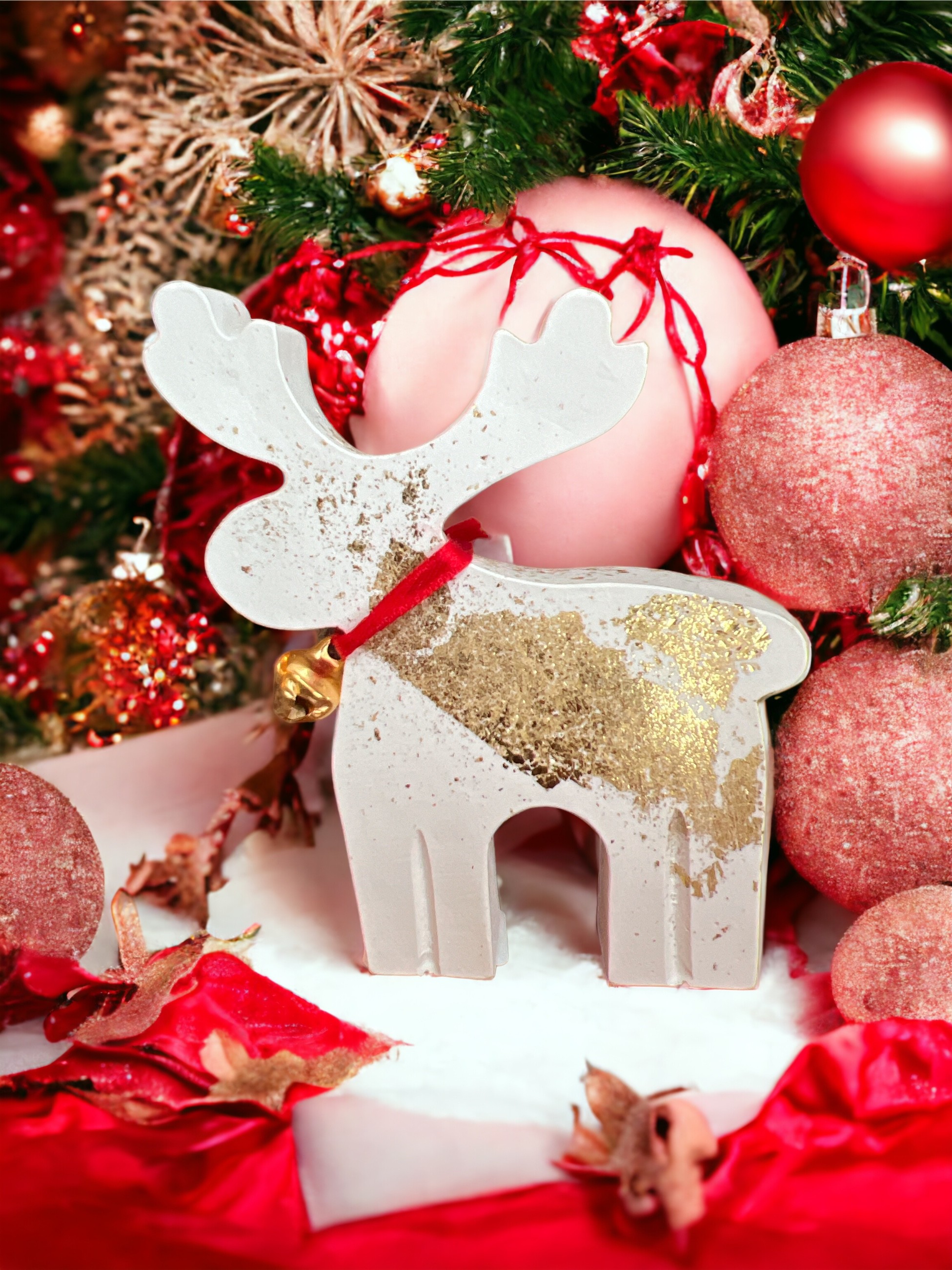 Dekoracja świąteczna Festive Reindeer | hola.yeso