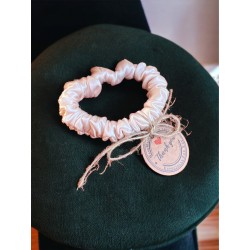Jedwabna gumka do włosów scrunchie MINI mleczny beż Dotyk Jedwabiu
