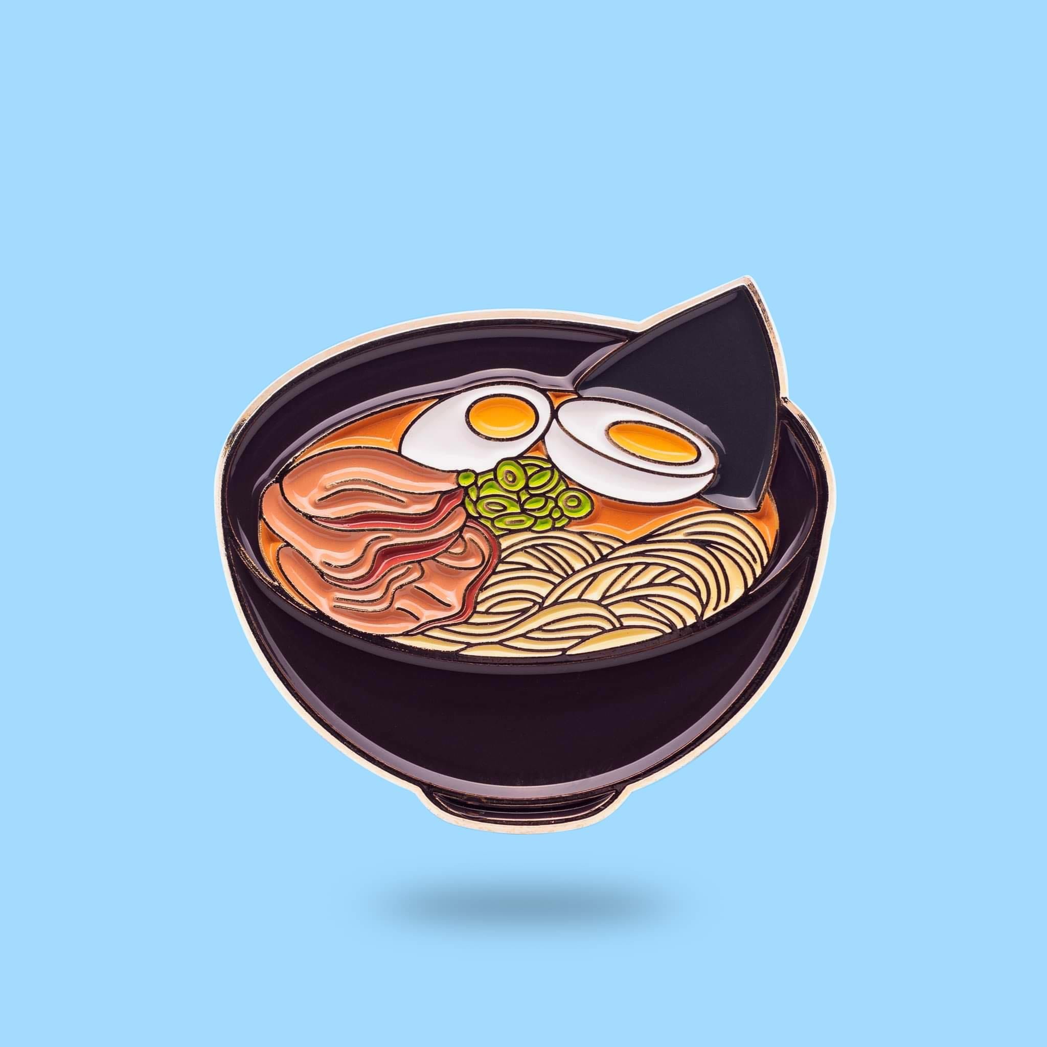 Pin Ramen – przypinka cynkowa | 3,1 × 2,6 cm | Paw Generation