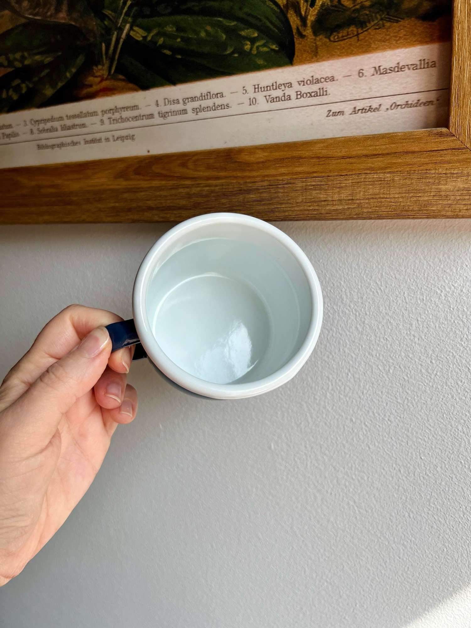 Kubek emaliowany granatowy w białe serca | retro ręcznie malowany 330 ml