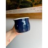 Kubek emaliowany granatowy w białe serca | retro ręcznie malowany 330 ml