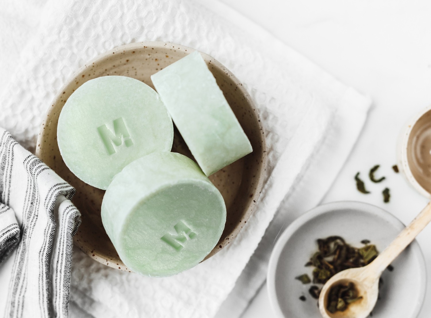 Szampon w kostce Zielona Herbata – do włosów, brody i ciała | Ministerstwo Dobrego Mydła